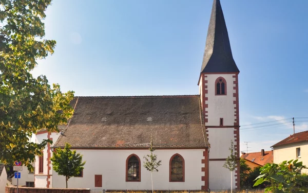 St. Hippolytkirche Karlstein-Dettingen, Foto: Michael Seiterle, Lizenz: Tourismus Spessart-Mainland