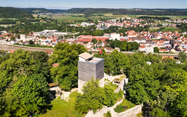 Treuchtlingen - Burgruine von oben, Foto: Dietmar Denger