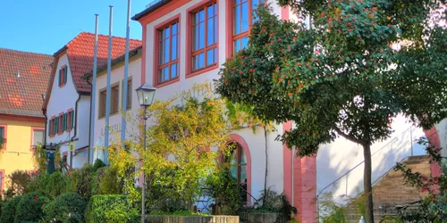 Rathaus Retzstadt, seitlich, Foto: Reinhold Meurer