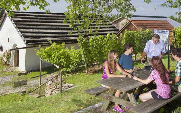 Am Baierweinmuseum Bach, Foto: Stefan Gruber