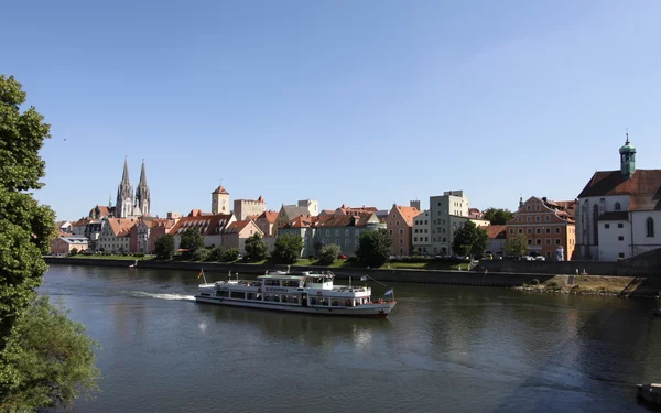 Schiffe am Ufer der Donau in Regensburg, Foto: Regensburg Tourismus GmbH