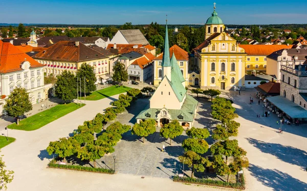 Altöttinger Kapellplatz, Foto: Klaus Vierlinger, Lizenz: Tourismusbüro Altötting