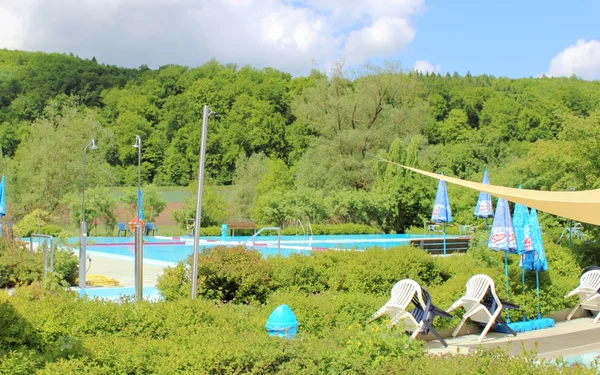 Freibad Breitenfurt direkt am Radweg, Foto: Tourismusverein Dollnstein - Völkl