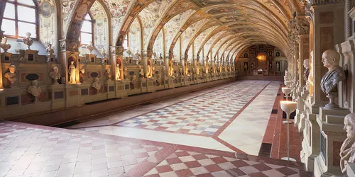 Auf den Spuren bayerischer Könige: Die Münchener Residenz und der angrenzende Hofgarten