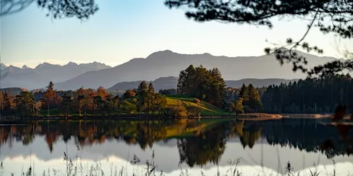 Wanderung um die Osterseen in Iffeldorf – Karibikflair und Alpenpanorama