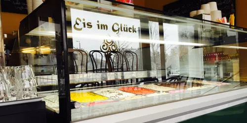 Vom Lotto-Laden zu einer der schönsten Eisdielen in Nürnberg: Das Eis im Glück